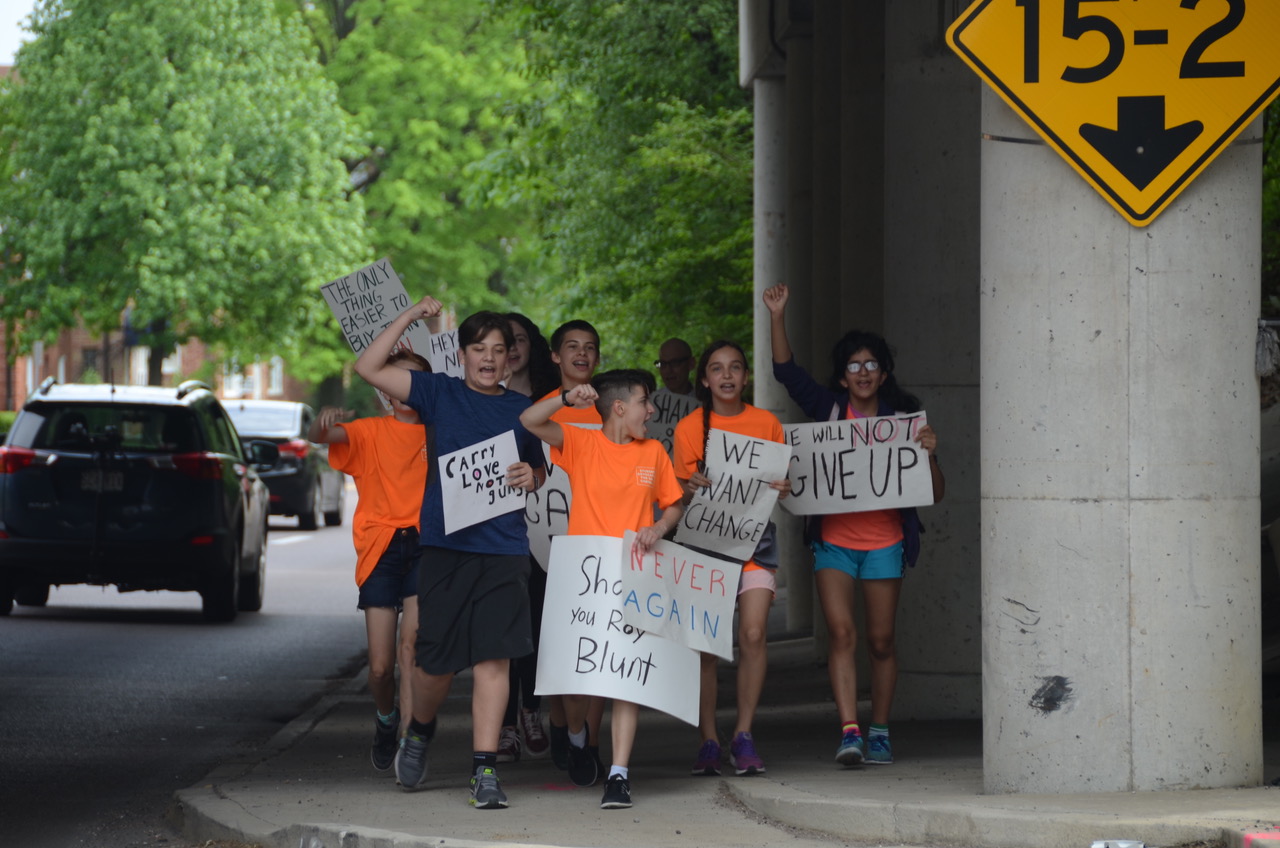 WMS Students Demand Gun Control From Roy Blunt