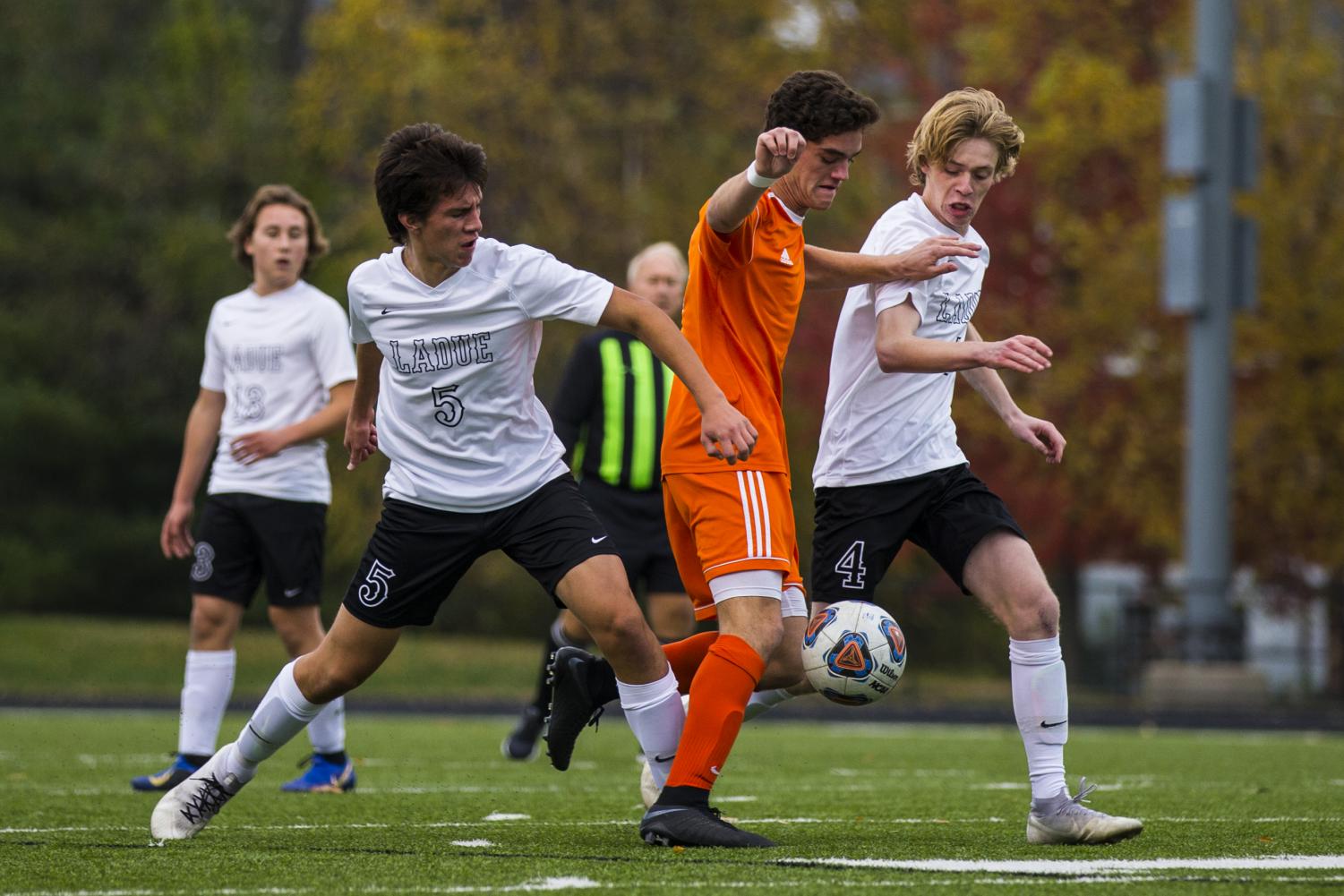 Photo Gallery: Boys' Varsity Soccer Districts vs. Ladue