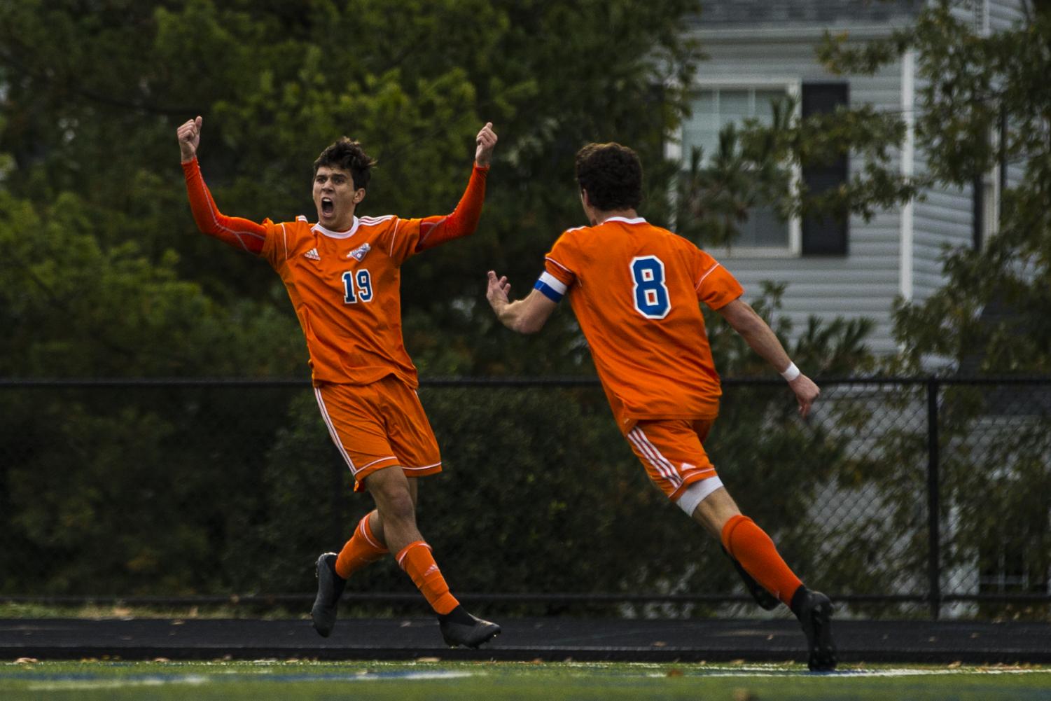 Photo Gallery: Boys' Varsity Soccer Districts vs. Ladue