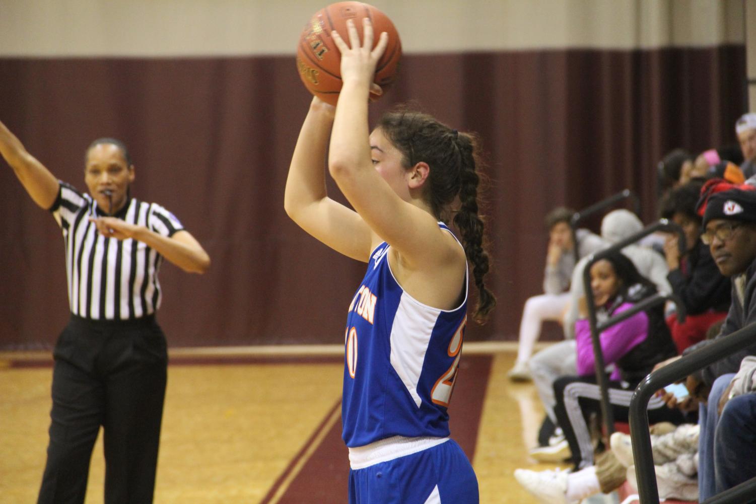 BREAKING: Girls' Basketball Wins District Championships