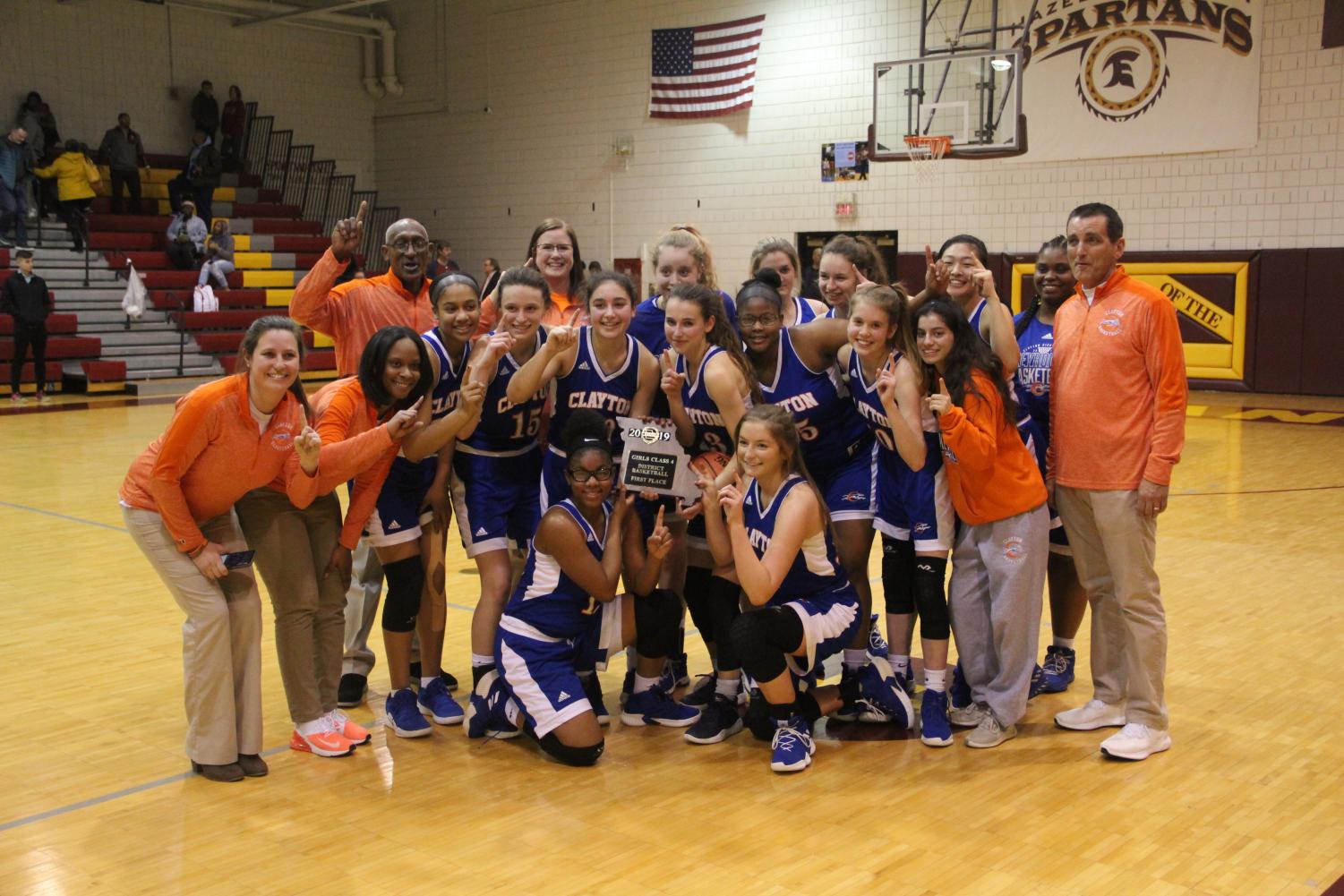 BREAKING: Girls' Basketball Wins District Championships